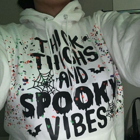 NWOT “ Thick Thighs and Spooky vibes “ hoodie  size M 🦇🦇🦇 - Picture 11 of 12